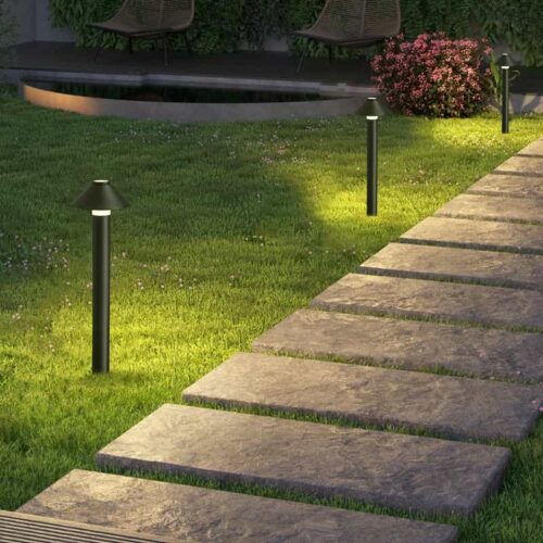 LFL073 6 watt 664mm tall black bollard light