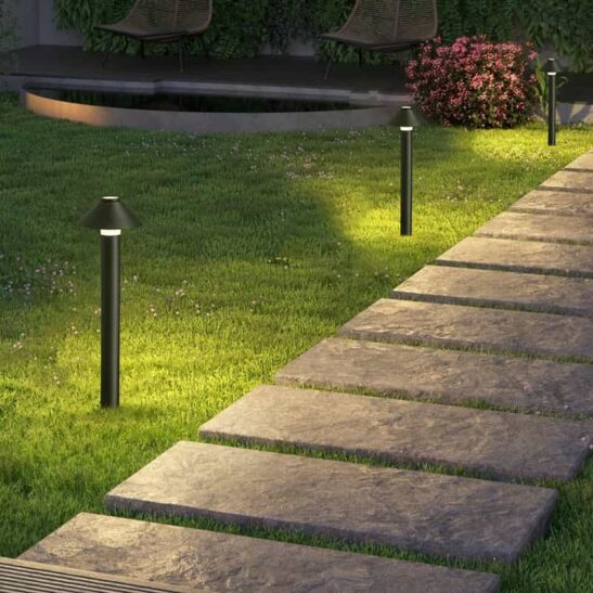 LFL073 6 watt 664mm tall black bollard light